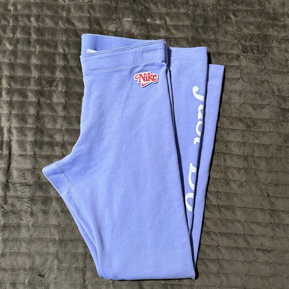 Nike Pants - Nike Cropped Lavender Leggings